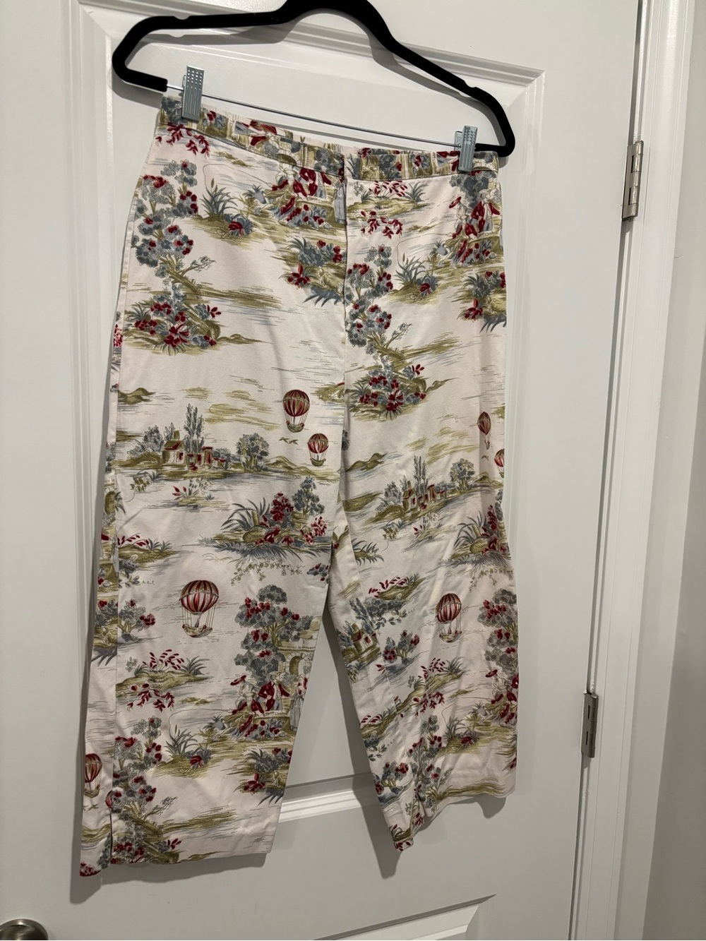 Carolina blues printed capris